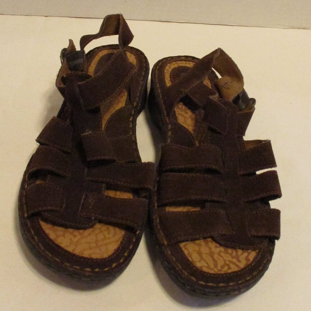 Cabelas Sandals Woman Size 8.5 Brown Tan Travel Vacation Beach Leather Sandals